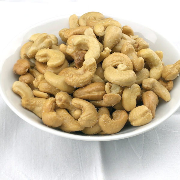 Cashew-Nuss geröstet mit Öl und gesalzen                                