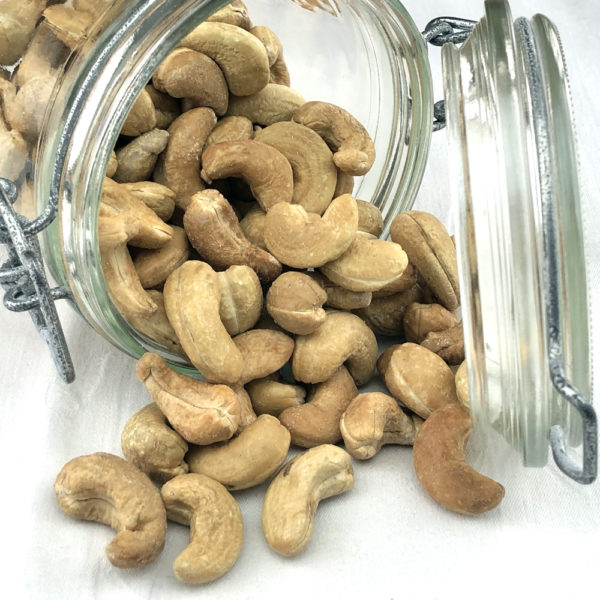 Geröstete Cashew-Nüsse im Flachland